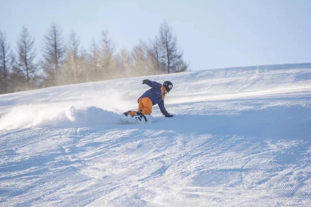 無滑雪，不冬天，猿人山滑雪場等你來~